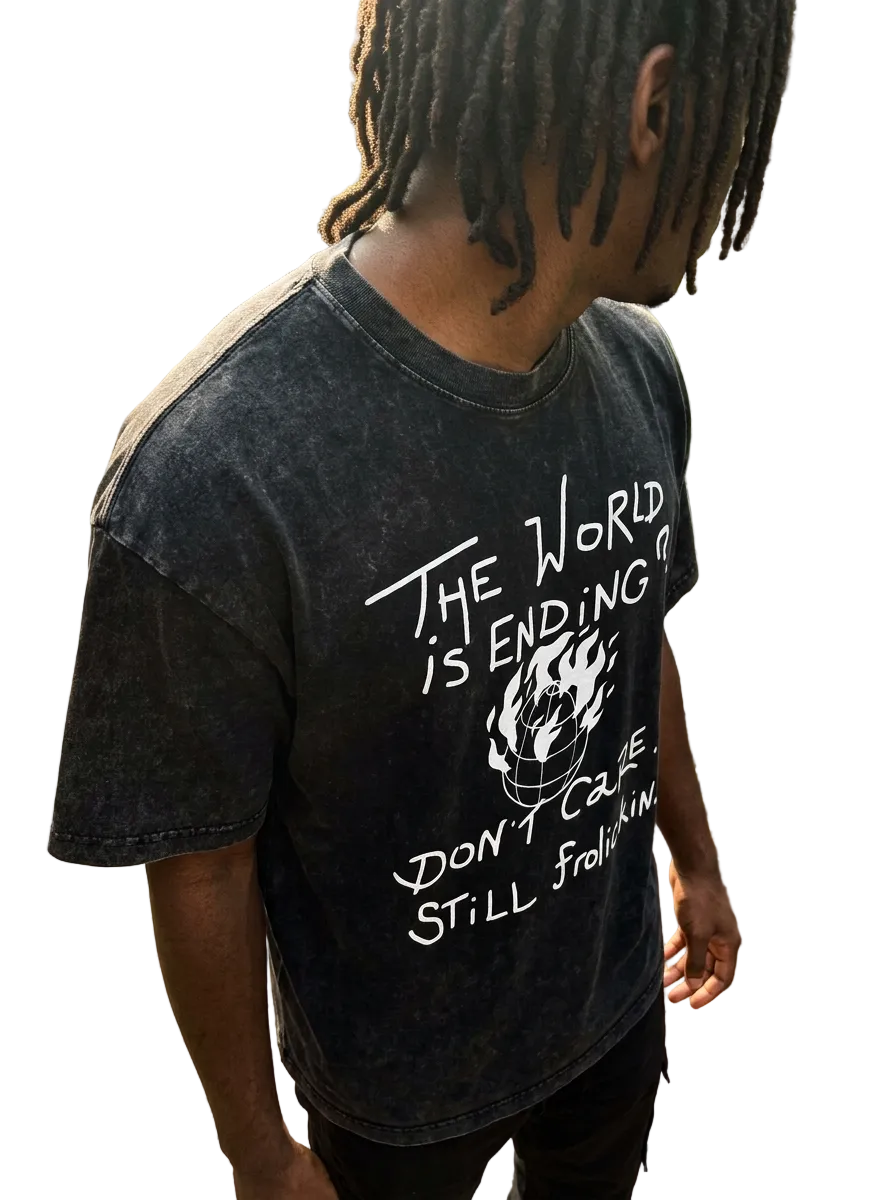 THE WORLD IS ENDING tee